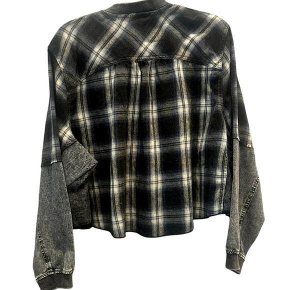 Promesa – Textured Knit Patchwork Shacket – Cream Multi – Size Medium - Picture 4 of 5